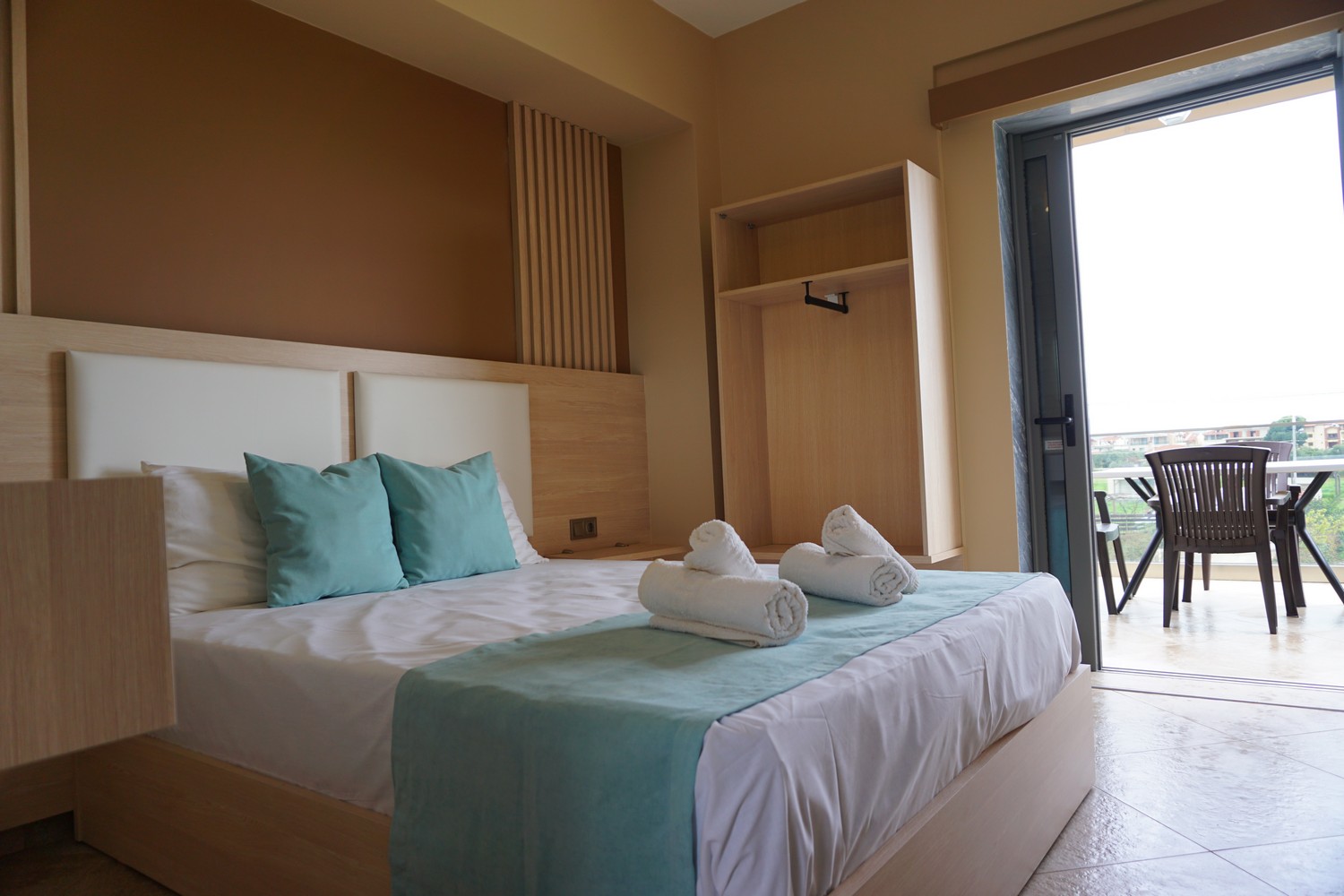 2 bedroom apartment pool view on floor